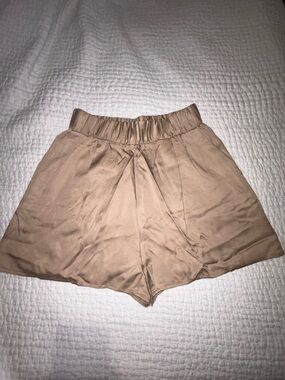 Express Beige Elastic-Waist Shorts